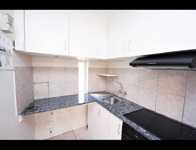 2 bed property to rent in UITZICHT